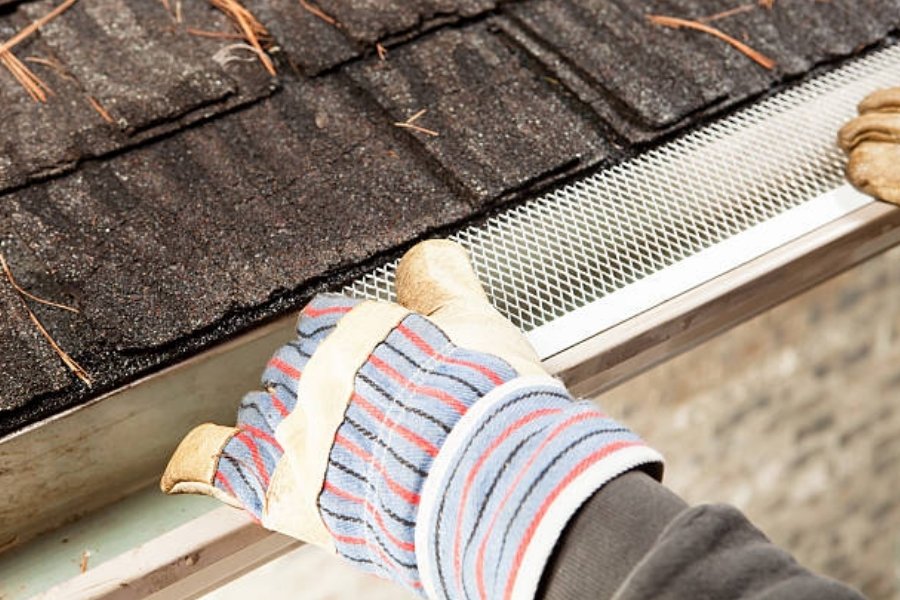 High-Quality Gutter Covers That Block Debris and Leaves