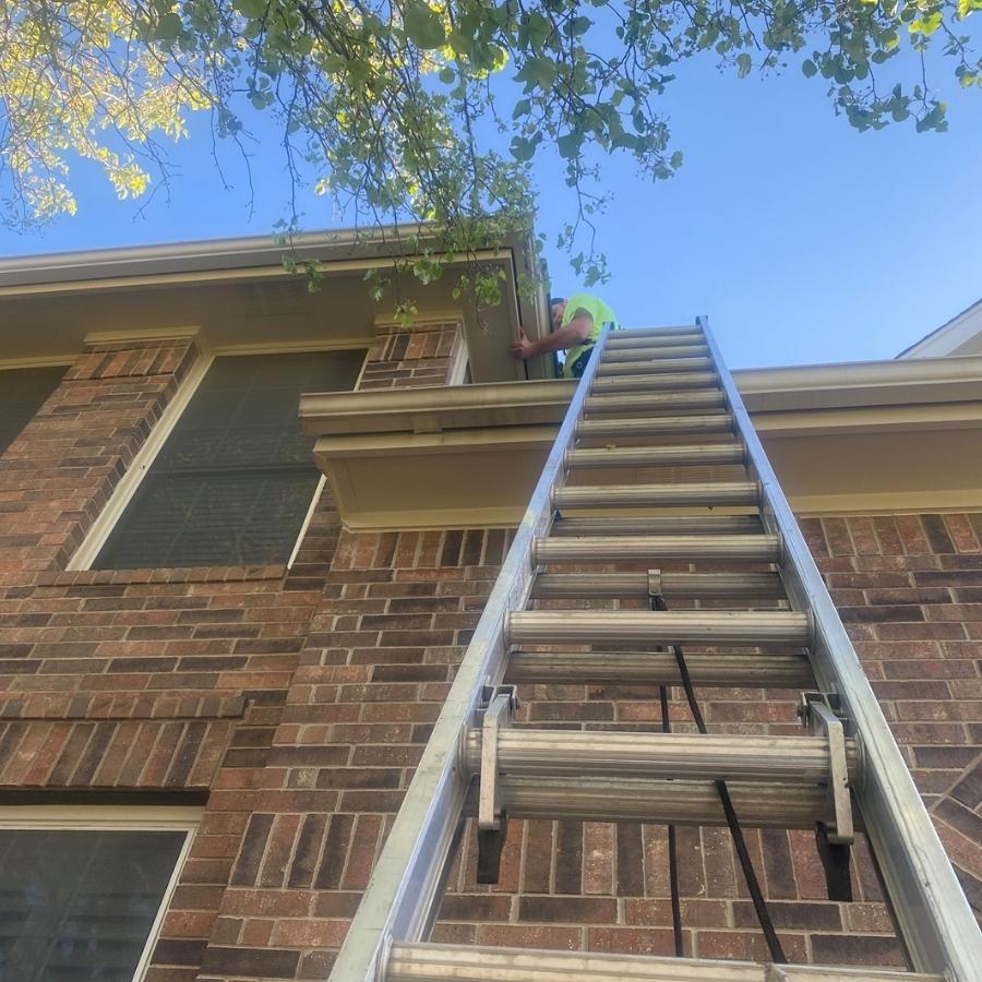 At the outset of our gutter guard installation process, we prioritize a thorough assessment of your home's specific needs.